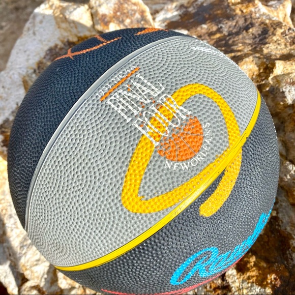 RARE 1993 VINTAGE NCAA FINAL FOUR | New Orleans Rawlings Collectors Basketball - Picture 5 of 7